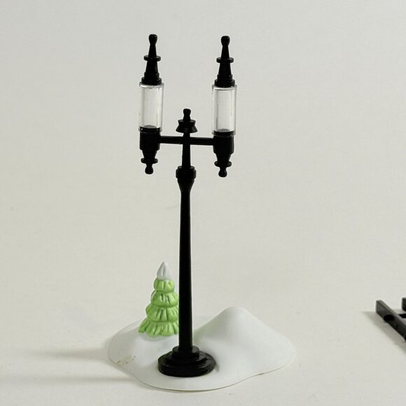 Dept 56 Dickens Village Lamplighter 55778 With Lamp In Box 1999 Vintage - Picture 6 of 13